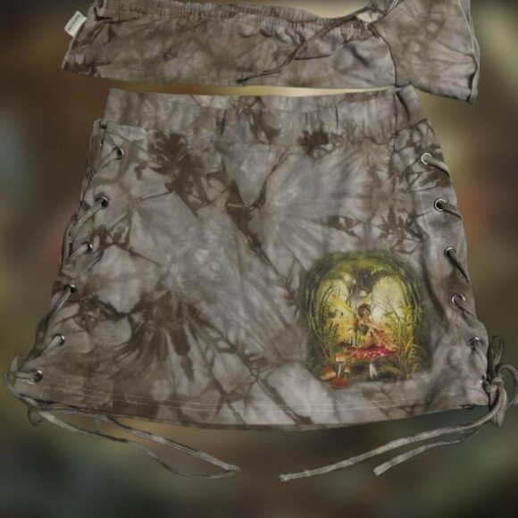 Dolls Kill Wishing on a Toadstool Set - Picture 2 of 6